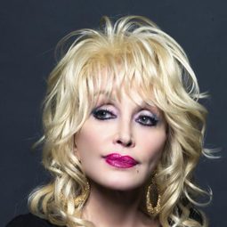 桃莉·巴頓 飾演 Truvy Jones