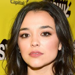 蜜朵莉·法蘭西斯 - 看不見演員 飾演Emily