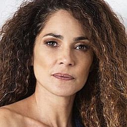 Simona Cavallari 飾演 Lidia