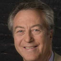 Walt Sloan 飾演 Board Member