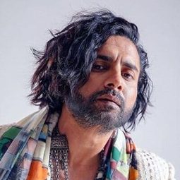 錢丹羅伊桑亞 飾演 Ghyassuddin Mohammed Qureshi (Gas)