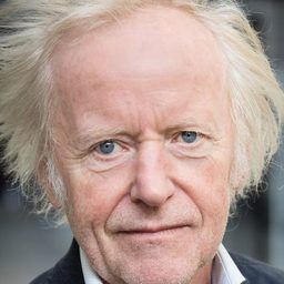 Klaus Huhle 飾演 Judge