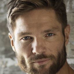 David Owe 飾演 Bjørn