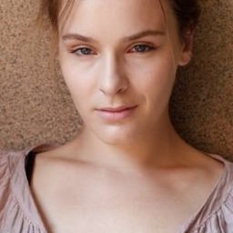 Maria Roveran 飾演 Marina  a 21 anni