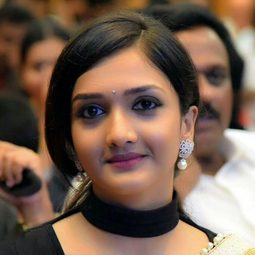 Surabhi Santosh - Night Drive演員 飾演