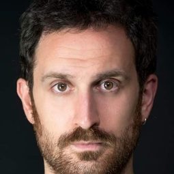 Andrea Mautone - 塵世女孩演員 飾演Raffaele