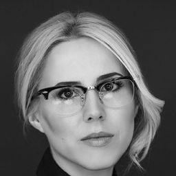 克莉絲蒂納·雅各 - 左右大丈夫導演