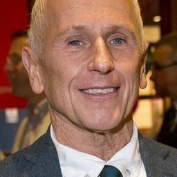 Wayne Sleep 飾演 Himself