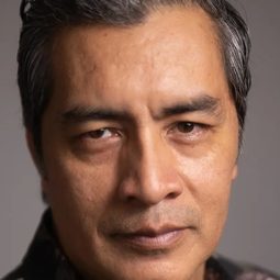 Marco Antonio Argueta 飾演 Tropa