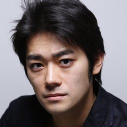 杉山裕右 - 10万分の1演員 飾演