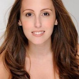 盧安娜·瑪陶 飾演 Laura