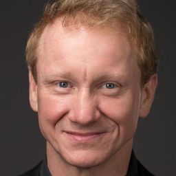 David Pridemore 飾演 Troy Carnahan