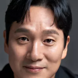 Lee Ju-won 飾演 Soo-min