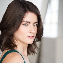 Emma Blyth - Black Box演員 飾演Madeline's sister