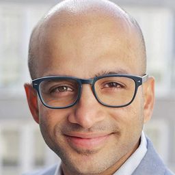 Sai Gundewar 飾演 Ticket Seller