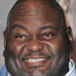 拉韋爾·克勞佛 - Love Chronicles: Secrets Revealed演員 飾演Willie