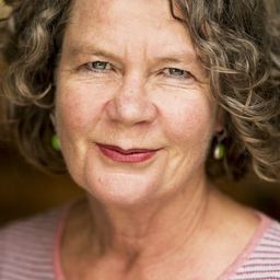 Mandy McMullin 飾演 Mother (segment 'The Imploding Self')