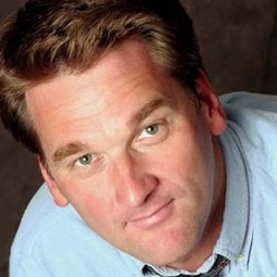 彼得·加德納 飾演 Detective Love