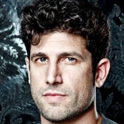 亞當·埃及·摩提莫 - 丹尼爾不是真的導演