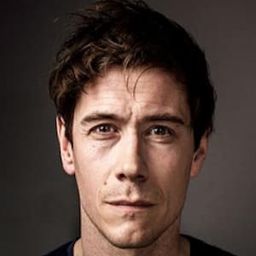 Loïc Corbery 飾演 Christian