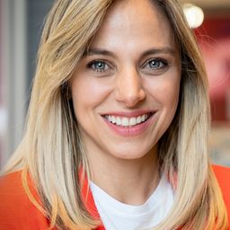 Mariana Derderián 飾演 Cristina