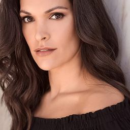 Paula Giroday - A Sister's Obsession演員 飾演Bernadette