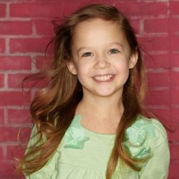 Brooke Fontana 飾演 Harper