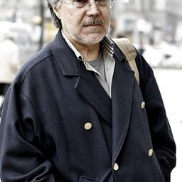 Rustam Khamdamov - 安娜·卡拉馬佐夫導演