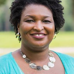 Stacey Abrams 飾演 Self