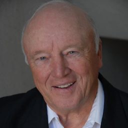 Tom Finnegan - 第六感生死戀演員 飾演Bank Guard