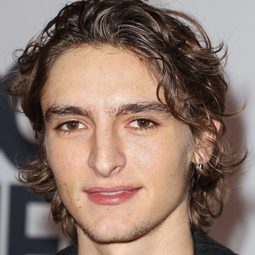 Vassili Schneider 飾演 Lucien