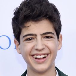 約書亞·拉什 - November Christmas演員 飾演Actor (voice, uncredited)