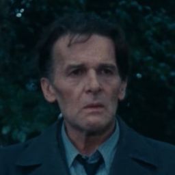 François Simon 飾演 Don Traiella