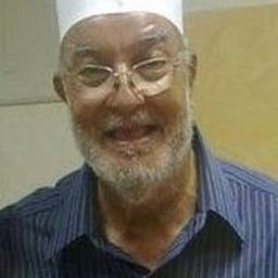 Mahmoud Glefoun - 亡命約會演員 飾演رئيس جمعية البر والتقوى