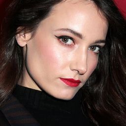 汀迪·珍 飾演 Francisca