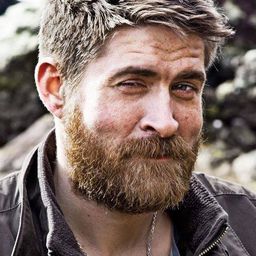 Kristinn Már Jóhannesson 飾演 