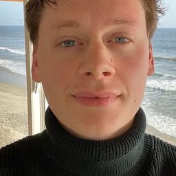 Connor Williams - 唐維登纪事演員 飾演Rude Teen (uncredited)