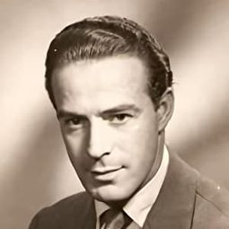 Conrado San Martín - Felicidades, Tovarich演員 飾演Amigo del abuelo