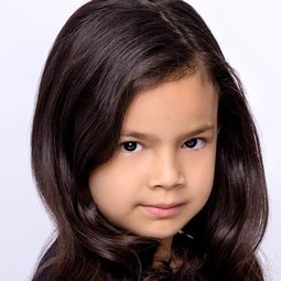 愛芙莉·卡格尼拉 飾演 Patty Tango-Torrez