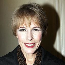 Liz Robertson 飾演 Mary Kelday