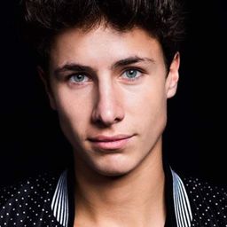 Juanpa Zurita 飾演 Juanpa Zurita