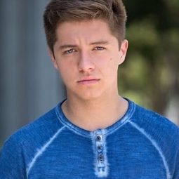 Austin Michael Coleman - 踏浪奔流演員 飾演Umpire