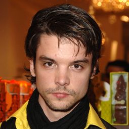Andrew-Lee Potts - New Year's Day演員 飾演Jake