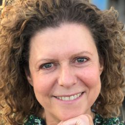 Margôt Ros 飾演 Fiet