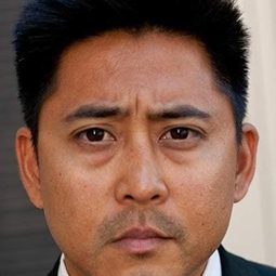 狄翁·巴斯科 飾演 Ace