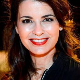 卡洛琳·德布奧恩 飾演 Jeanette