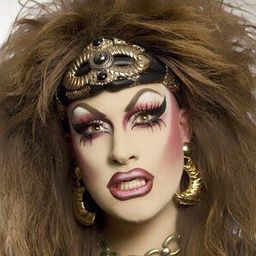 Jackie Beat 飾演 Self