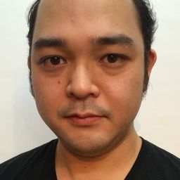 草野峻平 飾演 Maximilian Nikolai (voice)