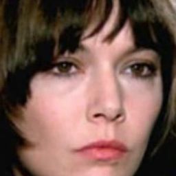 Consuelo Ferrara 飾演 Cugina di Tomo