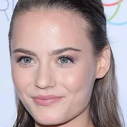 卡塔芝娜·薩夫祖克 飾演 Maja